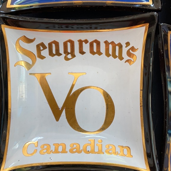 Vintage Seagram’s Canadian Whiskey cocktail dishes in original box. - Picture 6 of 9